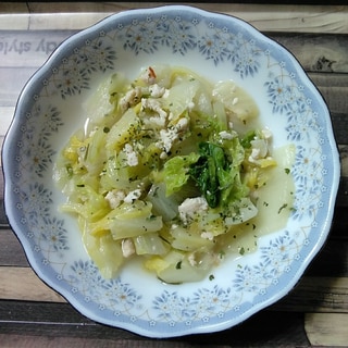 白菜と鶏ひき肉のパクチーのスープ
